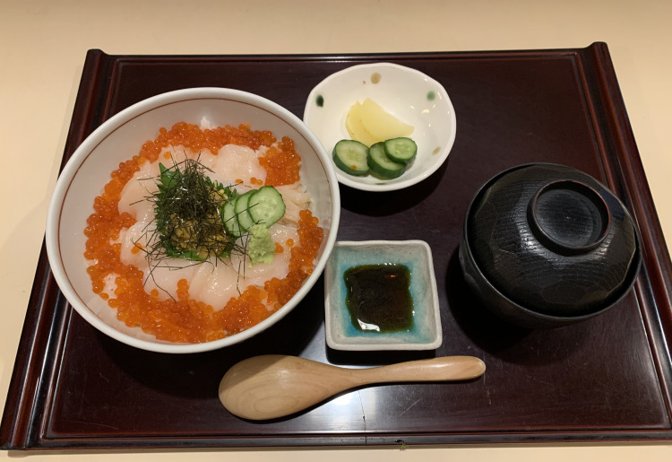 三色丼